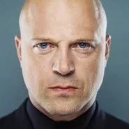 Michael Chiklis