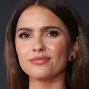 Shelley Hennig