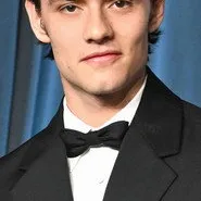 Louis Partridge