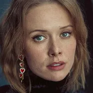 Amelia Eve